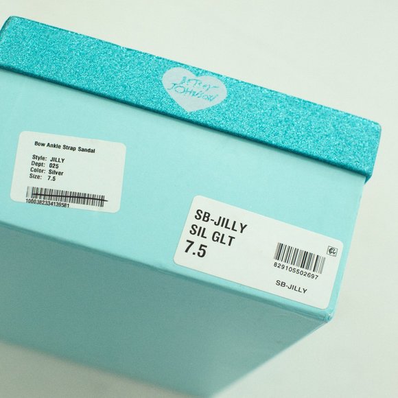 Jilly: Betsy Johnson Glitter & Bowed Heels, Silver Grey - Picture 14 of 14